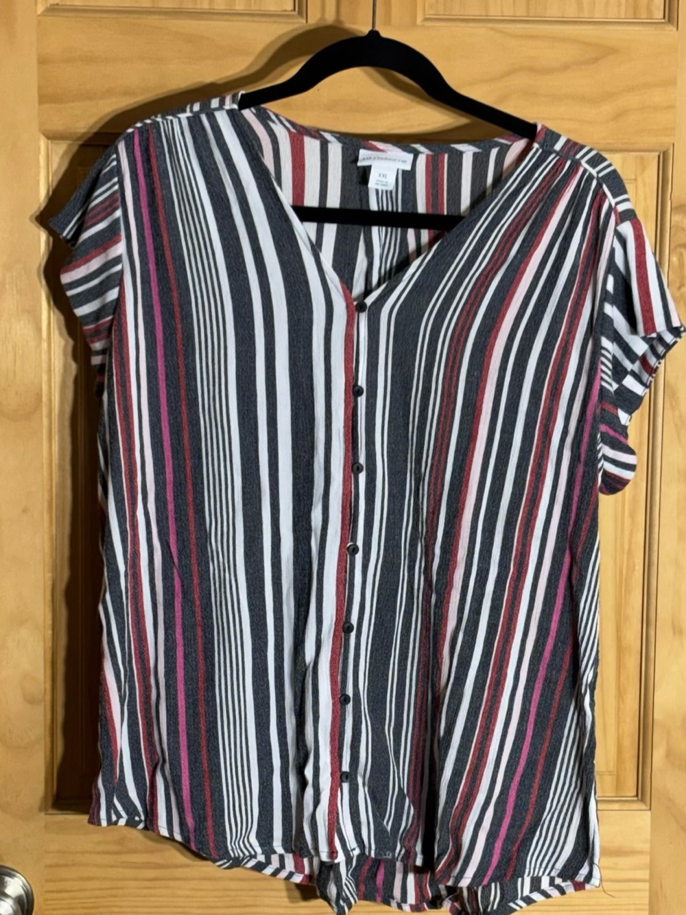 Liz Claiborne Black, White & Red Vertical Stripe Button-Front Top